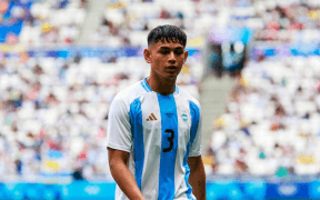 Liverpool Vizează Tânărul Argentinian Julio Soler ca Succesor al lui Andrew Robertson