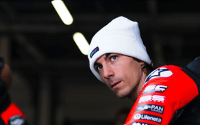 Maverick Vinales în Căutarea Ritmului Pierdut: Problemele Echipei Aprilia în MotoGP 2024