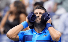 US Open: Djokovic, Sabalenka și Gauff Avansează în Competiție, în Ciuda Căldurii Extreme