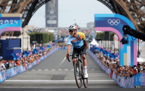 Remco Evenepoel Scrie Istorie la Jocurile Olimpice Paris 2024 Triumfând în Cursa pe Șosea și Contra Cronometru