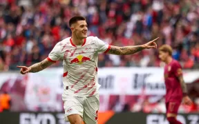 RB Leipzig Zdrobește Augsburg cu 4-0 și Urcă pe Locul Doi în Bundesliga: Dominare Totală pe Red Bull Arena