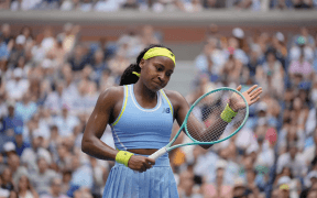 Coco Gauff Eliminată Surprinzător de Emma Navarro la US Open: Zverev, Fritz și Tiafoe Avansează