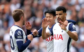 Tottenham Surclasează Manchester United cu 3-0 pe Old Trafford într-un Meci Dominat de Spurs