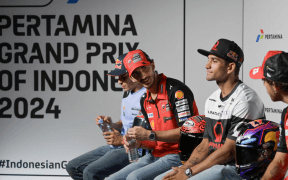 Francesco Bagnaia Luptă pentru Titlu: Strategii, Provocări și Adaptări în MotoGP