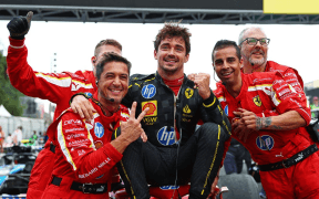 Leclerc Triumfă la Monza în Formula 1: O Cursă Epică Împotriva Timpului și a Echipei McLaren