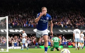 Premier League: Ipswich Town și Aston Villa Remizează Spectaculos pe Portman Road