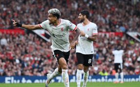 Liverpool Umilește Manchester United cu 3-0 în Premier League: Diaz și Salah Fac Spectacol pe Old Trafford!