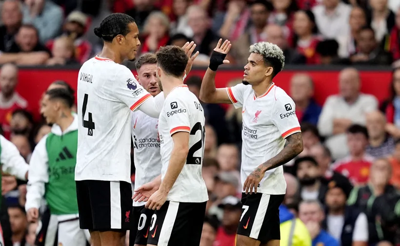 Liverpool Umilește Manchester United cu 3-0 în Premier League: Diaz și Salah Fac Spectacol pe Old Trafford! 25 Liverpool Umilește Manchester United cu 3-0 în Premier League: Diaz și Salah Fac Spectacol pe Old Trafford!