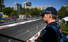 Max Verstappen În Dificultate: McLaren și Norris Pun Presiune pe Campionul de Formula 1