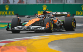 McLaren Domină Antrenamentele de la Singapore, cu Norris în Frunte: Probleme Mari pentru Red Bull
