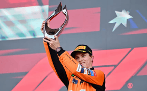 Oscar Piastri Strălucește în Azerbaidjan și duce Echipa McLaren în Fruntea Clasamentului F1