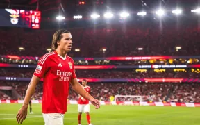 Manchester United Pregătește Revenirea lui Alvaro Fernandez: O Cursă Contra Cluburilor Real Madrid și Barcelona