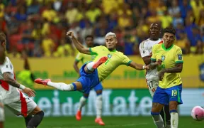 Brazilia Demolează Peru cu 4-0 în Calificările pentru Cupa Mondială 2026, Raphinha Înscrie Două Goluri din Penalty