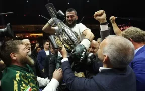 Box: Artur Beterbiev Devine Campion Mondial la Categoria Semigrea după Un Meci Controversat