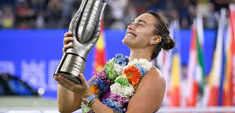 Aryna Sabalenka Triumfă la Wuhan Open: O Victorie Tensionată În Fața lui Zheng Qinwen