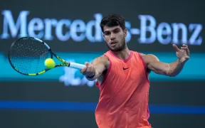 Carlos Alcaraz Atinge O Bornă Istorică la China Open și Se Pregătește pentru Un Sfert de Finală Intens