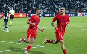 FCSB Obține O Victorie Eroică la PAOK, în Inferioritate Numerică