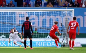 Bayer Leverkusen Scapă Printre Degete Victoria cu Holstein Kiel: De la 2-0 la 2-2, într-un Meci Dramatic