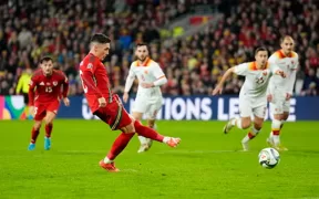 Țara Galilor Triumfă Împotriva Muntenegrului și Își Păstrează Șansele de Promovare în Liga A din Nations League
