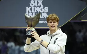 Jannik Sinner Triumfă în Finala Six Kings Slam: O Victorie Memorabilă Împotriva lui Carlos Alcaraz
