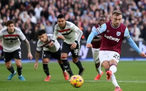 West Ham Învinge Manchester United: Bowen Aduce Victoria în Prelungiri cu Un Penalty Controversat