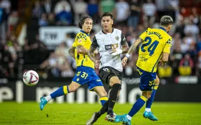 Las Palmas Triumfă în Fața Valenciei: Prima Victorie în La Liga după 24 de Meciuri