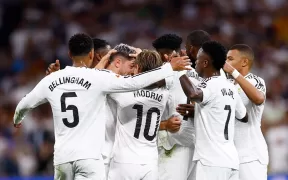 Real Madrid Revine în Formă: Victorie cu 2-0 împotriva lui Villarreal, cu Valverde și Vinicius Jr în Prim-Plan