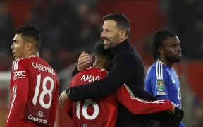 Ruud Van Nistelrooy Aduce Victoria pentru United, Tottenham, Liverpool și Arsenal Triumfă în Cupa Ligii
