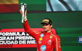 Carlos Sainz Câștigă Spectaculos Marele Premiu din Mexic: Ferrari Renaște În Fața Adversităților Red Bull