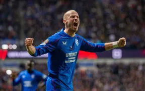 Glasgow Rangers Zdrobesc FCSB pe Ibrox cu 4-0 și Revin În Forță în Calculele Europa League