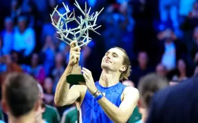 Performanțe Memorabile! Zverev Câștigă Paris Masters, iar Swiatek Revine Spectaculos la WTA Finals
