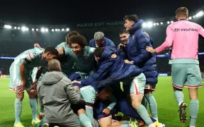 PSG Pierde Acasă în Ultimele Minute cu 2-1 în Fața lui Atletico Madrid: Problemele Continuă pentru Echipa Pariziană în Champions League