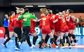 România Învinge Cehia la EHF EURO 2024: Un Debut Dramatic pentru Tricolore