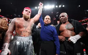 Jake Paul Îl Învinge pe Mike Tyson într-un Meci Controversat și Istoric în Texas