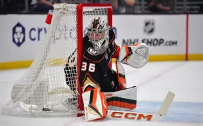 Victorii Surpriză în NHL! Ducks, Blackhawks și Sharks Întrerup Serii Negative cu Prestații Spectaculoase