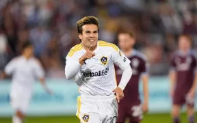 Riqui Puig Duce Los Angeles Galaxy în Semifinale: Victorie Impresionantă cu 4-1 împotriva Colorado Rapids