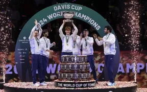 Jannik Sinner Conduce Italia spre O Nouă Victorie Istorică în Cupa Davis