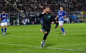Lazio Învinge Como cu 5-1 într-un Meci Spectaculos, Urcând pe Locul 5 în Serie A