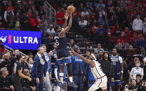 Meciuri Senzaționale în NBA: Finaluri Dramatice și Scoruri-Record care Au Extaziat Fanii Baschetului
