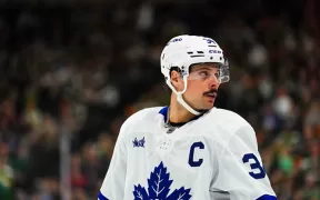 Victorie Impresionantă pentru Toronto Maple Leafs și Alte Rezultate Memorabile din NHL