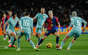 Dani Olmo, în Vizorul Cluburilor Engleze: Oportunitatea lui Manchester United de a Profita de Criza Barcelonei