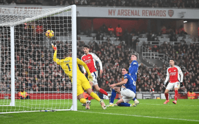 Arsenal și Brighton în Premier League: Evoluții Contrastante într-o Seară Rece de Vineri