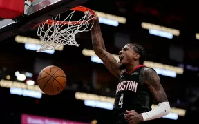Rockets Obțin Victoria în Ultimele Secunde: Houston Învinge Golden State Warriors într-un Thriller NBA Cup!