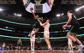 Spectacolul Continuă în NBA – Performanțe Remarcabile de la Tatum, Curry și Cunningham