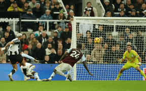 Newcastle Demolează Aston Villa! Victorie Categorică pe St. James’ Park