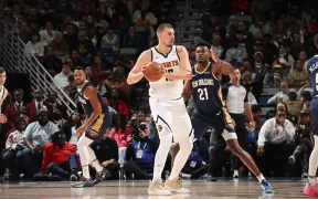 NBA în Flăcări: Performanțe Remarcabile pentru Nuggets, Pacers și Rockets