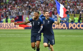 PSG Își Recuperează Vedetele: Hernandez și Kimpembe Revin după Accidentări Majore