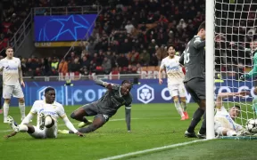 Tammy Abraham Aduce Victoria în Ultimele Minute: AC Milan Învinge Steaua Roșie Belgrad cu 2-1